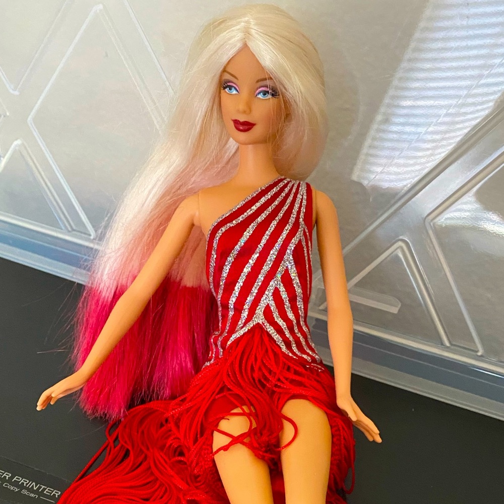 Red Hot Diva Barbie Blonde 2002 Mattel Diva Collection